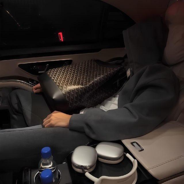 𝑪𝑯𝑰𝑪 𝑺𝑻𝒀𝑳𝑬