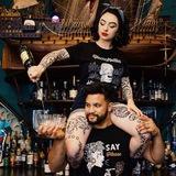 Black falir bartendr Practice👍