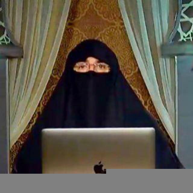 Dr. Farhat Hashmi Official