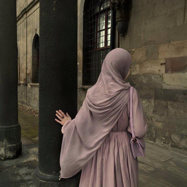 نـَور أمـَير ³¹³ .