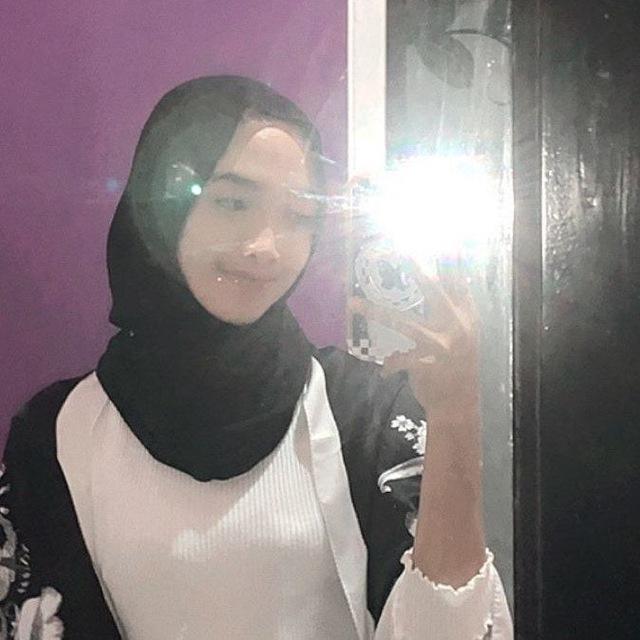 TUDUNGI MALAY NAKALOP