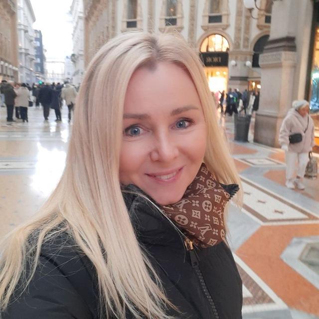 Shopping Mari Italy