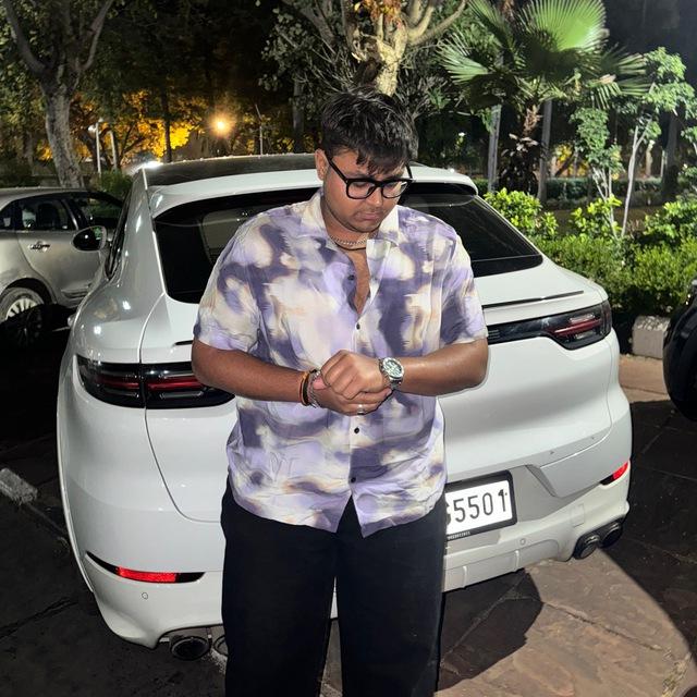 Valence Kundra