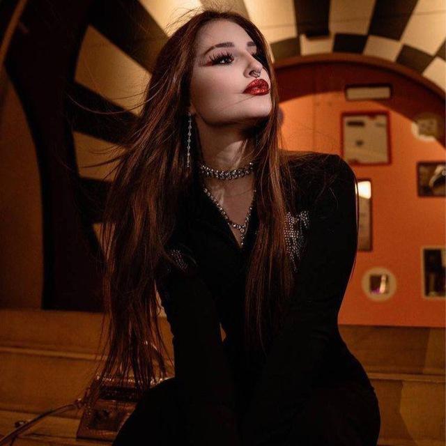 ᴇᴠᴇʟʟɪsᴇ | госпожа эвелин 🖤