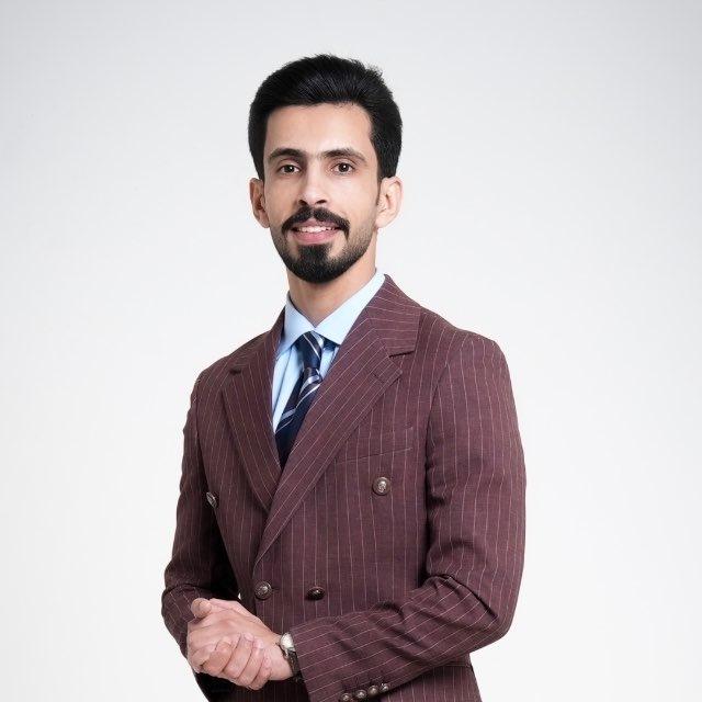 الاستاذ يحيى عزيز