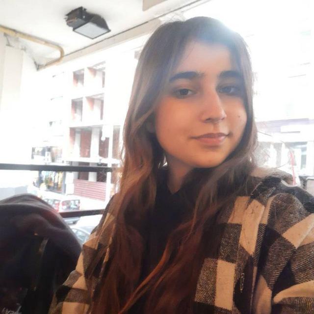 Girlfriend Chatting
