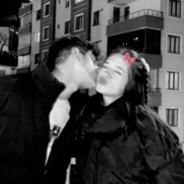 "𝒘𝒉𝒊𝒕𝒆 𝒉𝒆𝒂𝒓𝒕"