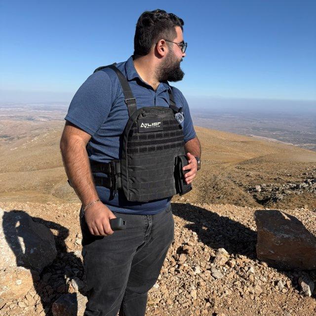 אדיר לחקים