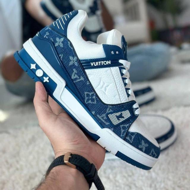 Dropshipping sneakers