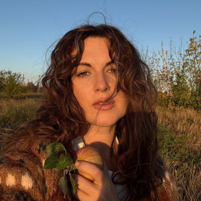 Стелла и её домик у реки 🧺🦢✨