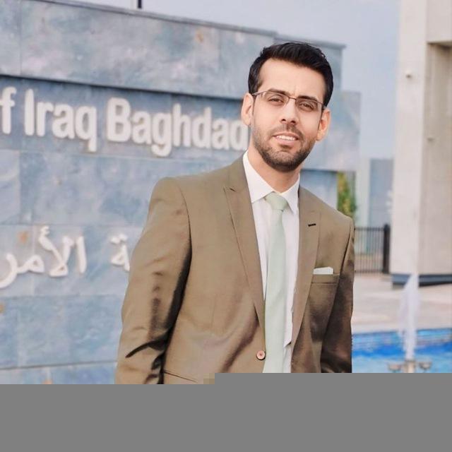 أستاذ محمود مدرس اللغة الانكليزية