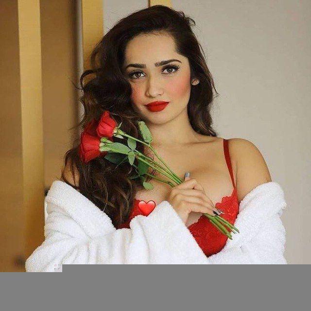 Aditi Mistry 2607