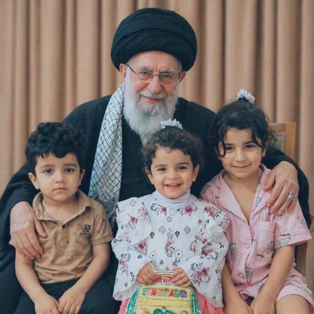 الاستاذ خالد وليد الشباني مدرس مادة اللغة العربية