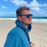 Фрилансер под пальмой 🌴