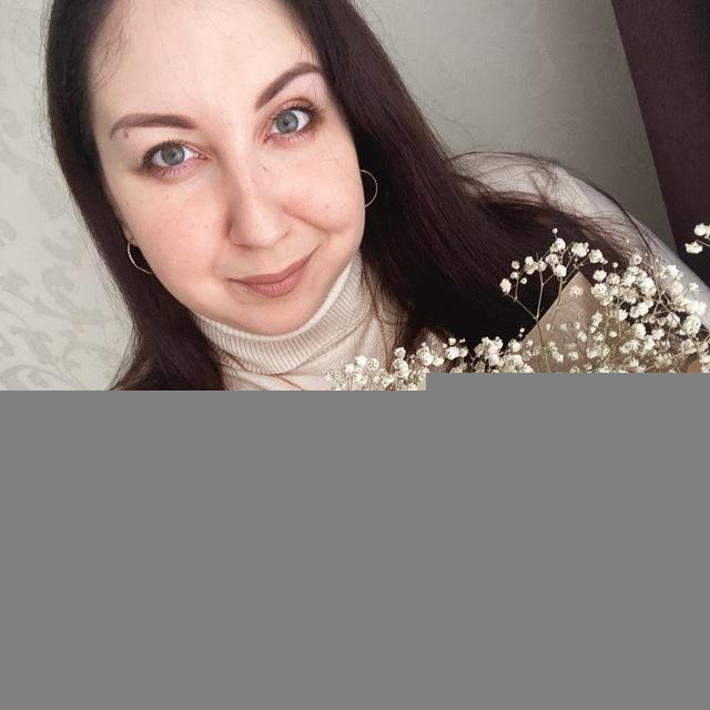 С книгами по любви 🤍
