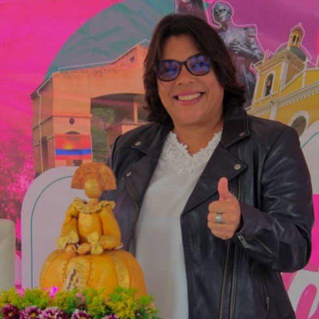 Ana González 💜