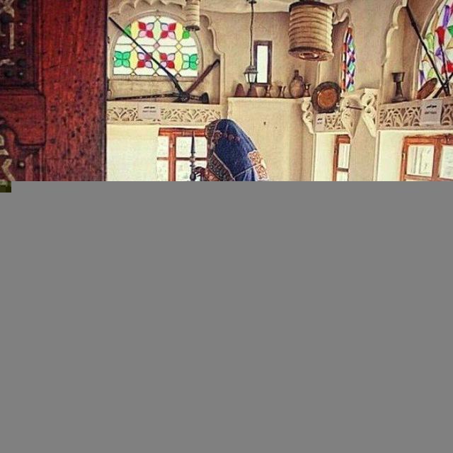 _شبَابيكَ صنعانيةهَ .
