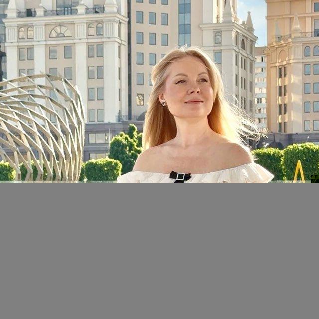 Увидеть Москву и…