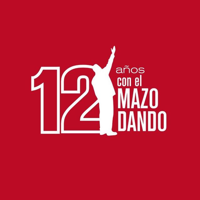 Con El Mazo Dando