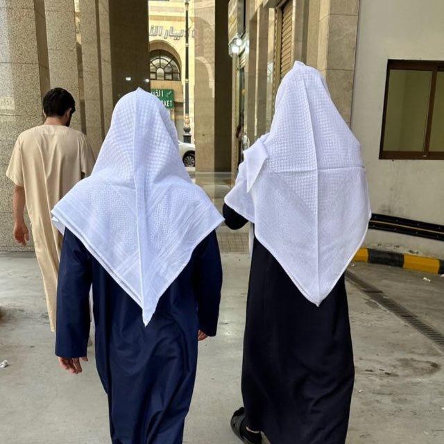 ٢٢