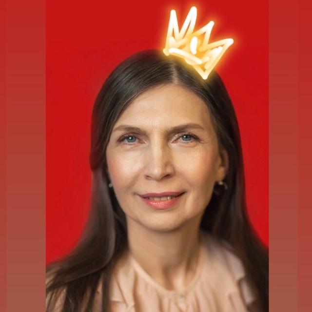 Королева не шутит / Елена Требина