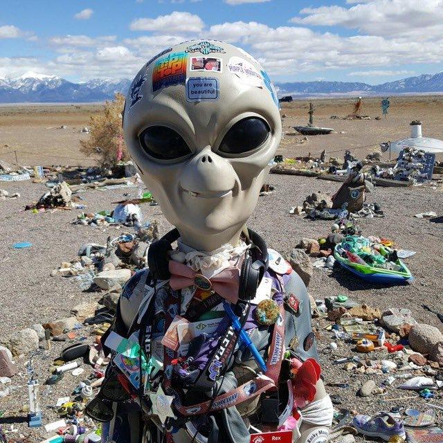 𝐒𝐏𝐀𝐂𝐄 𝐃𝐉 🛸