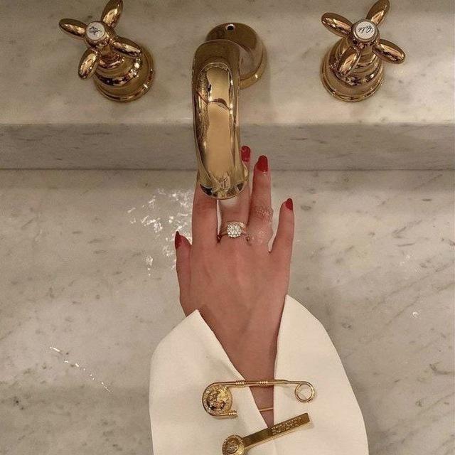 نوُادر .
