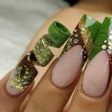 آموزش کاشت ناخن
