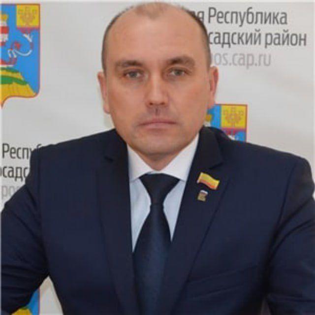 Владимир Петров