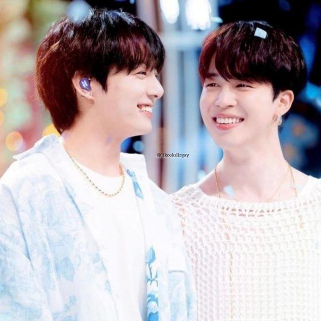 jikook, gif and stickers 👨🏼‍❤️‍💋‍👨🏻 (gay gif)