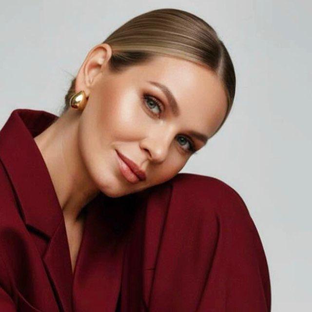 ЕЛЕНА СВЕТЛОВА
