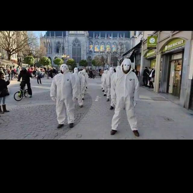 Les masques blancs - Canal Officiel National