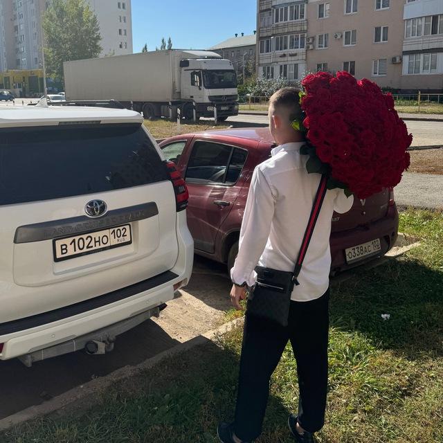 𝑜𝑙𝑑 𝑚𝑜𝑛𝑒𝑦