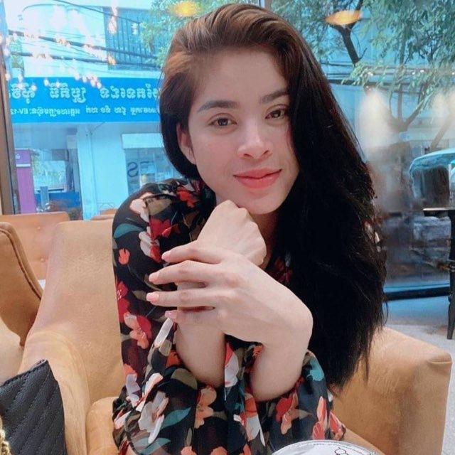 ប៉ប៉បោះដុំ​ គ្រឿង​ក្រអូប​សុទ្ធ​កូរ៉េ​