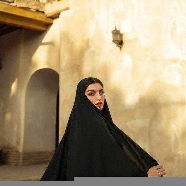 عَراقيةة حُرةَ .