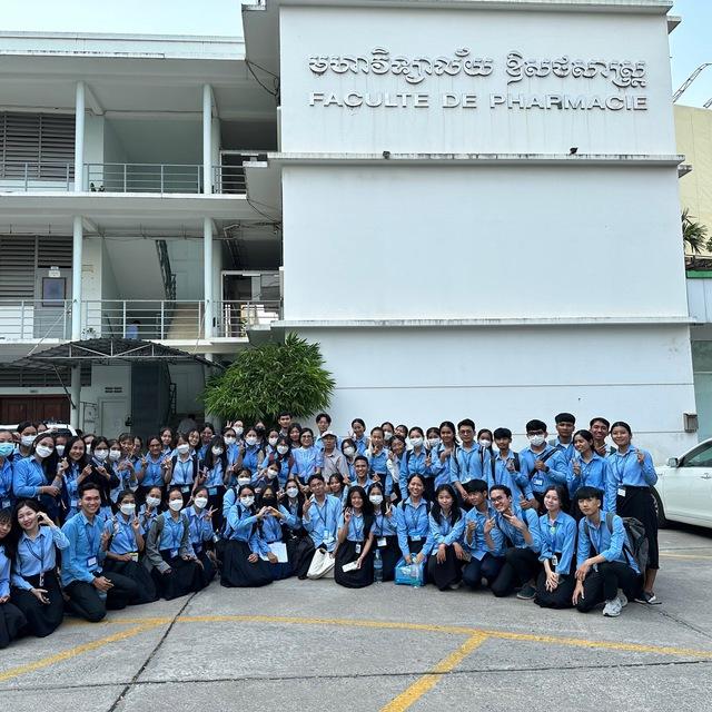 វិញ្ញាសារត្រៀមប្រឡងចូលសាលាពេទ្យ by SivEng
