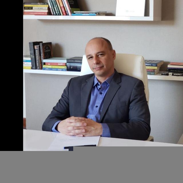 Dr. Moacir Rosa