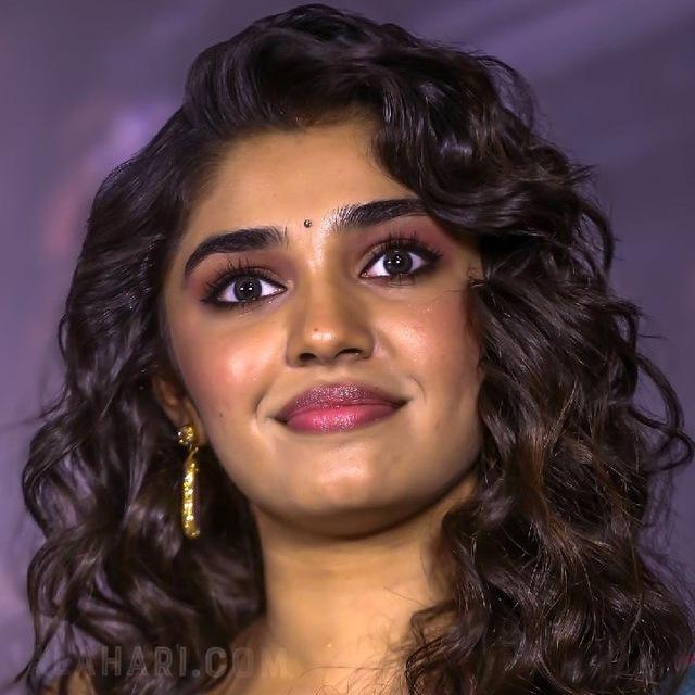 Krithi Shetty official 🦋