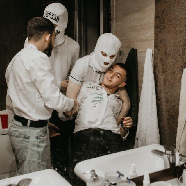 Cheek‘нутые