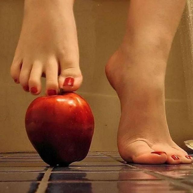 سیب🍏🍎.