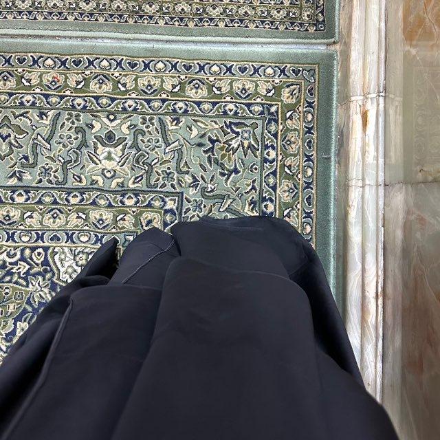 بِرَأْفَة الضَامِن .