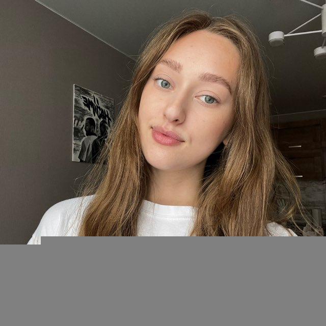 Алина 💗подружка-визажист из Питера
