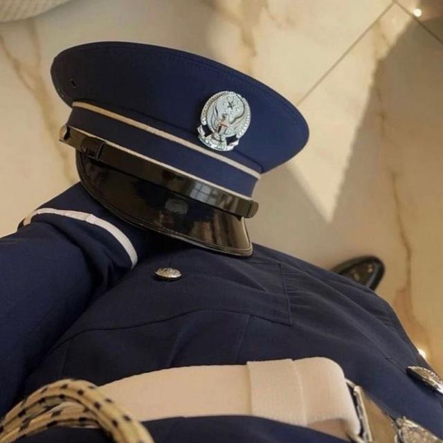 𝗡𝗢𝗩 𝟭𝟵𝟳𝟲