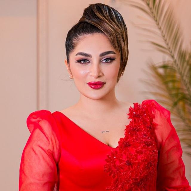 Rozhin_Karimi_Official