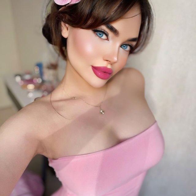 قويــة👸🏼✨.