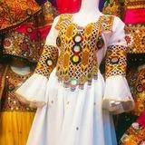 افغانی و پنجابی لباس در اروپا
