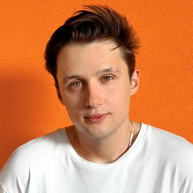 Alex Romanenko / Дизайнер & Підприємець
