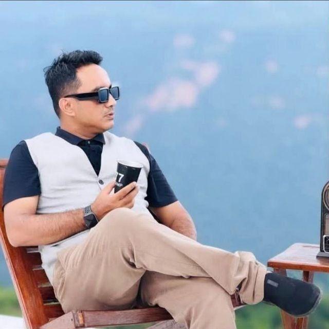 𝐊𝐨 𝐍𝐚𝐢𝐧𝐠(ငွေတုရောင်းဝယ်ရေး)
