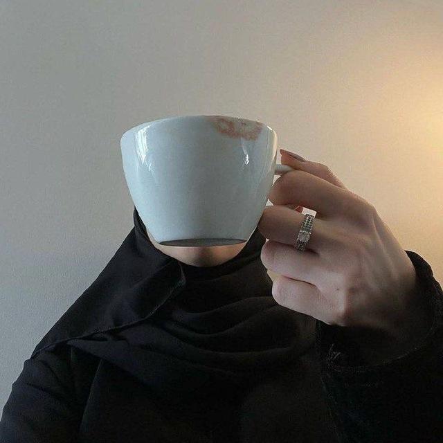 سَيدة الورُد.