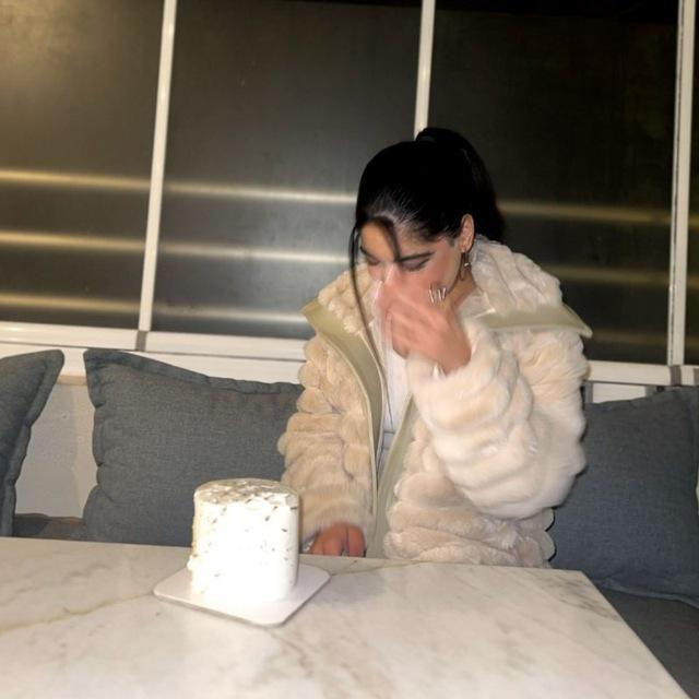 𝘰𝘵𝘩𝘦𝘳 𝘴𝘪𝘥𝘦 𝘰𝘧 𝘮𝘦.